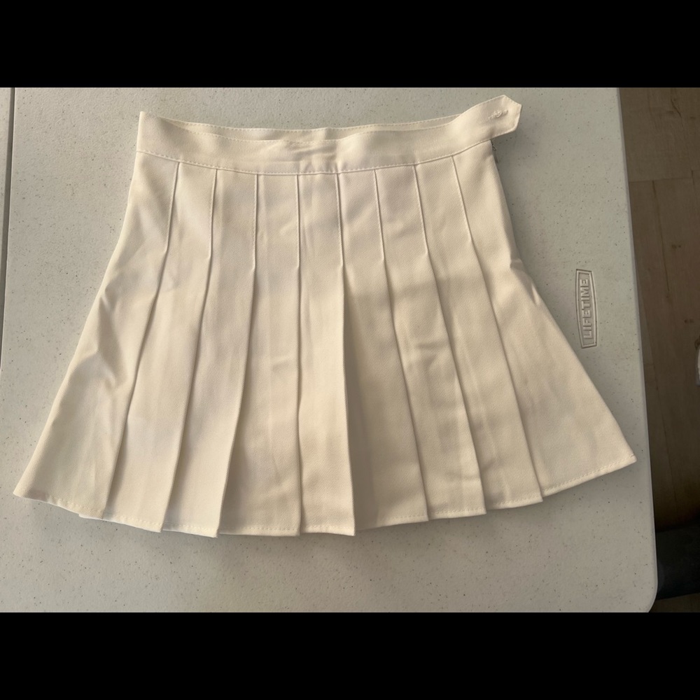 NEW women’s pleated skirt S size